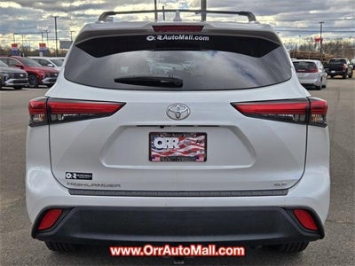 2022 Toyota Highlander XLE FWD (Natl)