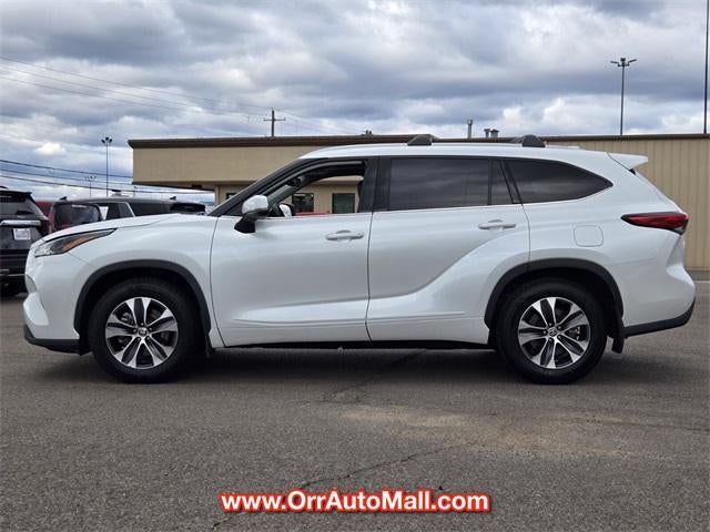 2022 Toyota Highlander XLE FWD (Natl)