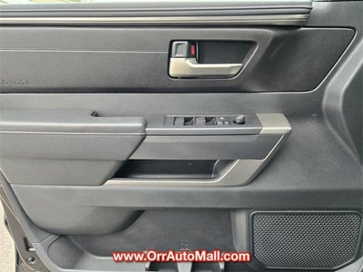 2024 Toyota Tundra 4WD 4WD SR5 CrewMax 5.5' Bed (SE)