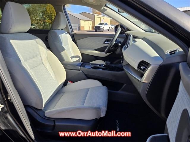 2023 Nissan Rogue FWD SV