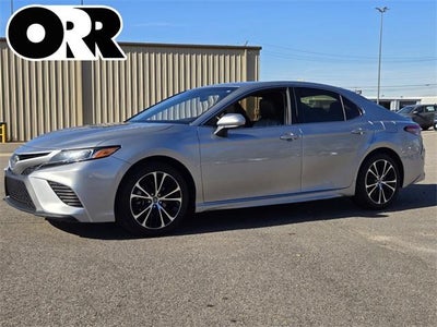 2018 Toyota Camry SE Auto (SE)