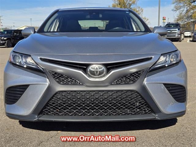 2018 Toyota Camry SE Auto (SE)