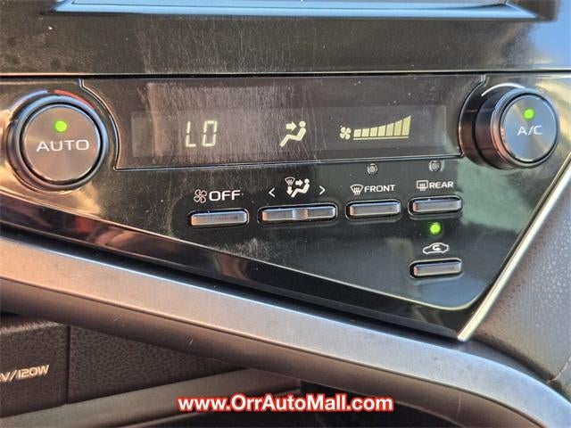 2018 Toyota Camry SE Auto (SE)