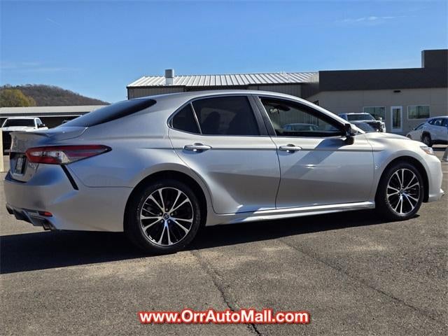 2018 Toyota Camry SE Auto (SE)