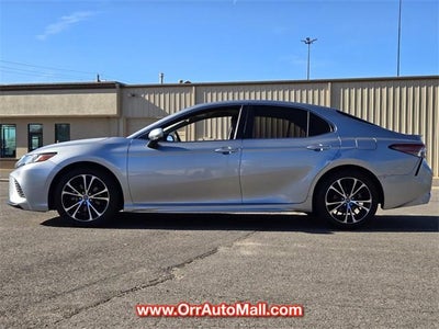 2018 Toyota Camry SE Auto (SE)
