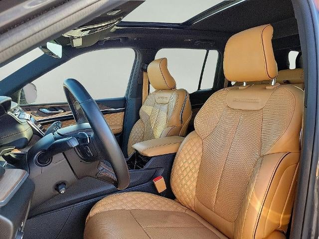 2022 Jeep Grand Cherokee Summit 4x2