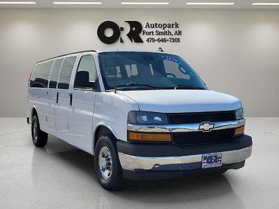 2020 Chevrolet Express Passenger 3500 Extended Wheelbase Rear-Wheel Drive 1LT