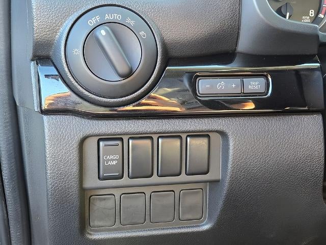 2023 Nissan Titan 4x4 Crew Cab SV