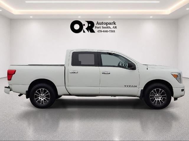 2021 Nissan Titan 4x4 Crew Cab SV