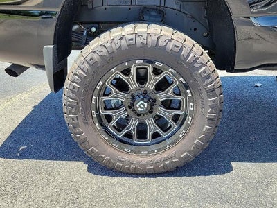 2024 Nissan Titan 4x4 Crew Cab SV
