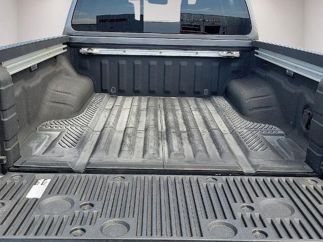 2024 Nissan Frontier Crew Cab 4x2 SL