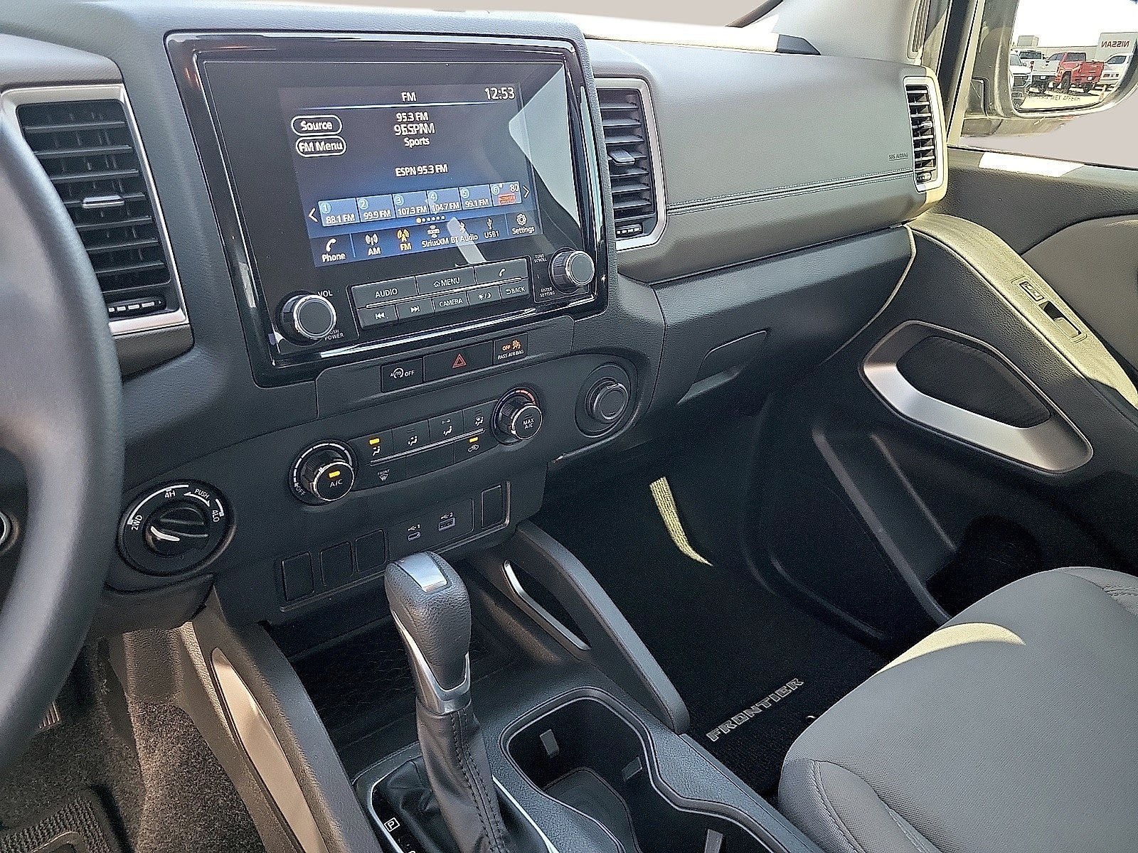 2024 Nissan Frontier Crew Cab 4x4 SV