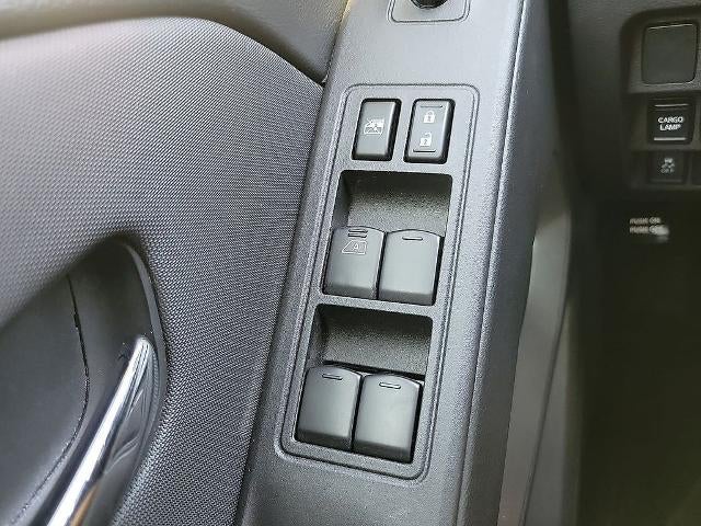 2024 Nissan Frontier Crew Cab 4x4 SV