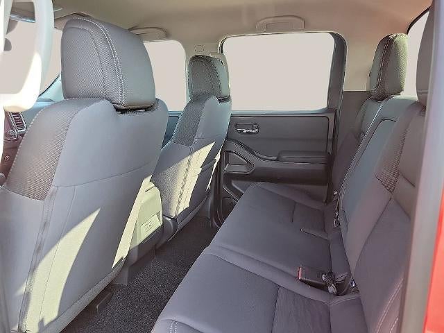 2024 Nissan Frontier Crew Cab 4x4 SV