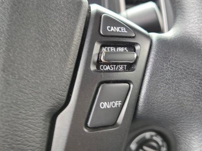 2024 Nissan Frontier Crew Cab 4x4 SV