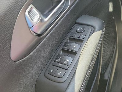 2025 Chrysler Pacifica Select FWD