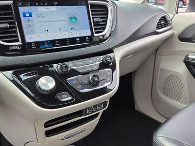 2023 Chrysler Pacifica Touring L FWD