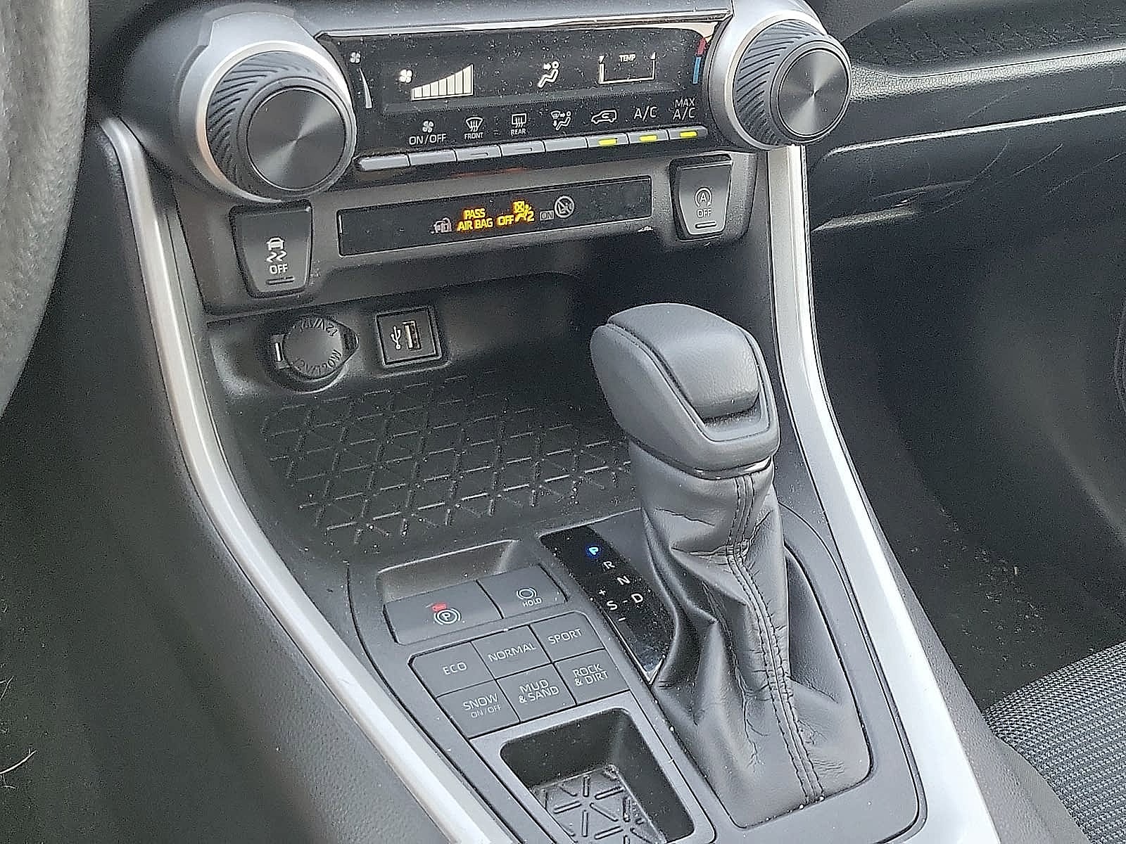 2025 Toyota RAV4 LE AWD (Natl)