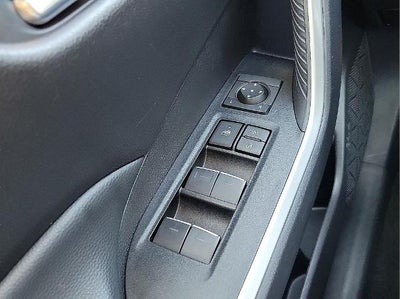 2025 Toyota RAV4 XLE FWD (GS)