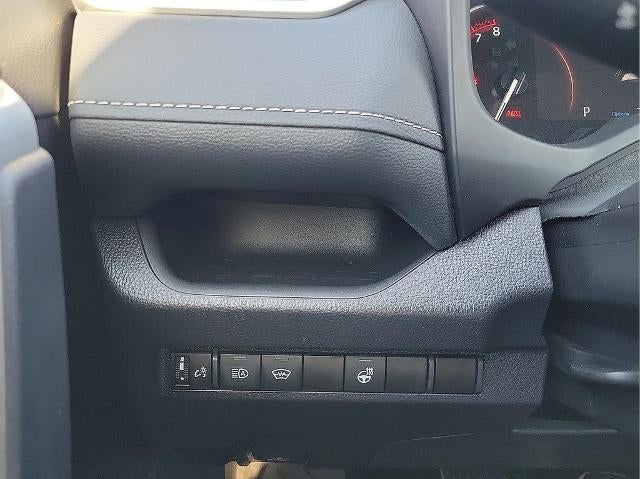 2025 Toyota RAV4 XLE FWD (GS)