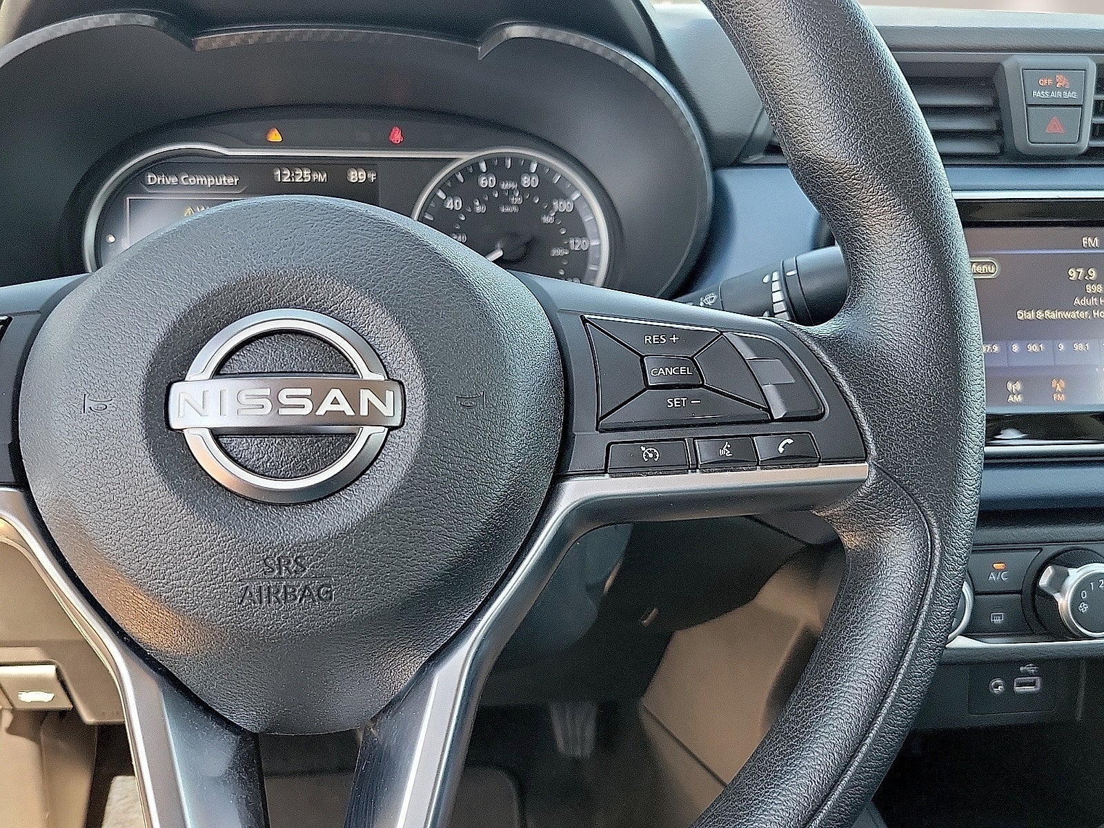 2025 Nissan Versa SV CVT