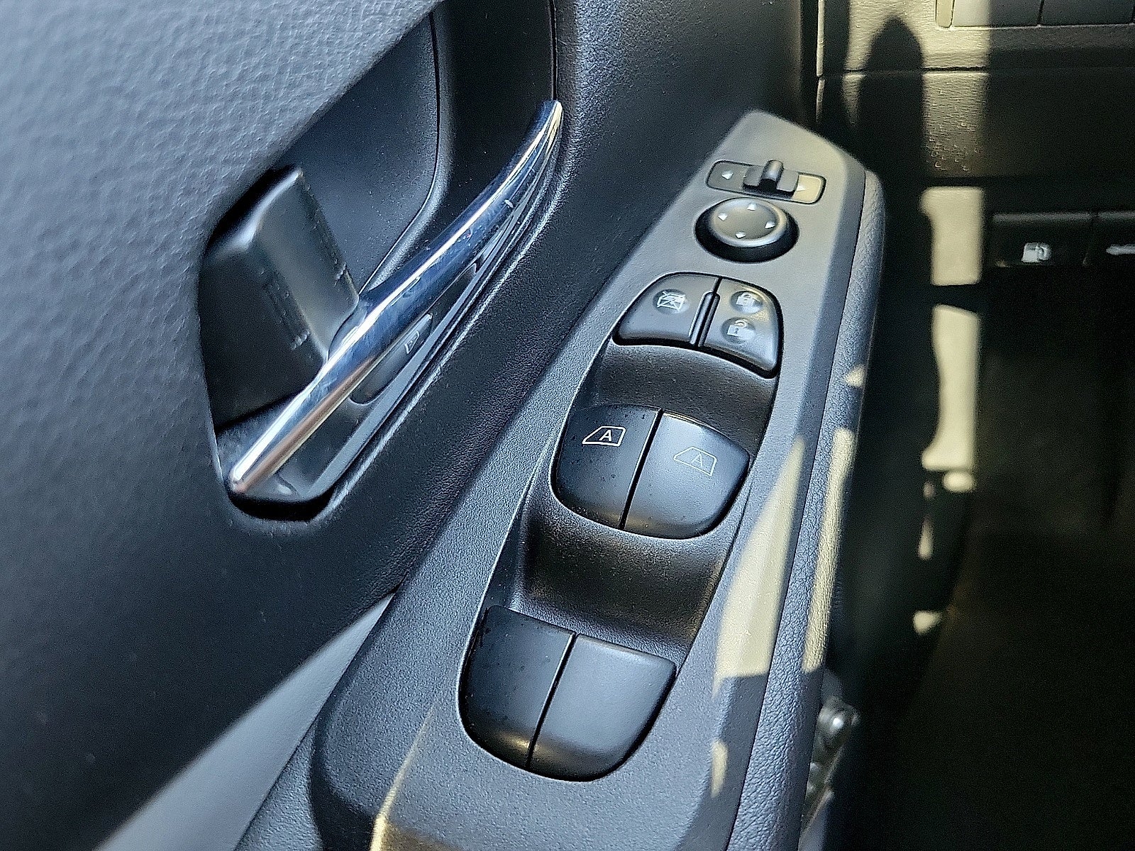 2024 Nissan Kicks SR FWD