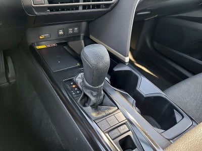 2025 Toyota Camry LE (SE)