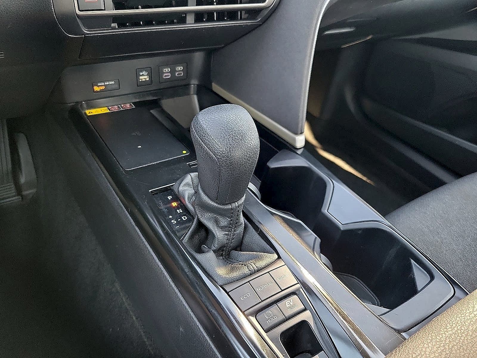 2025 Toyota Camry LE (SE)
