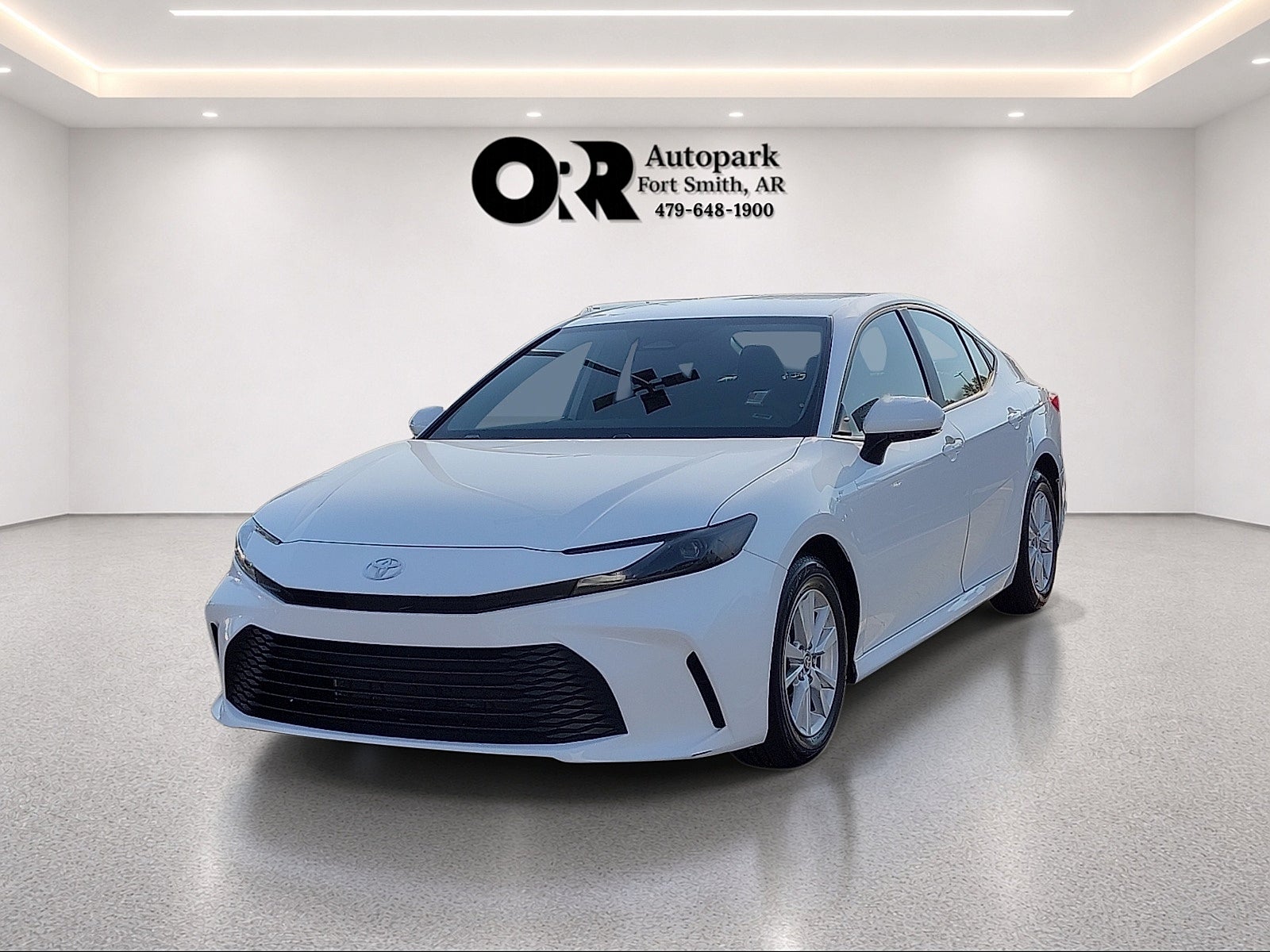 2025 Toyota Camry LE (SE)