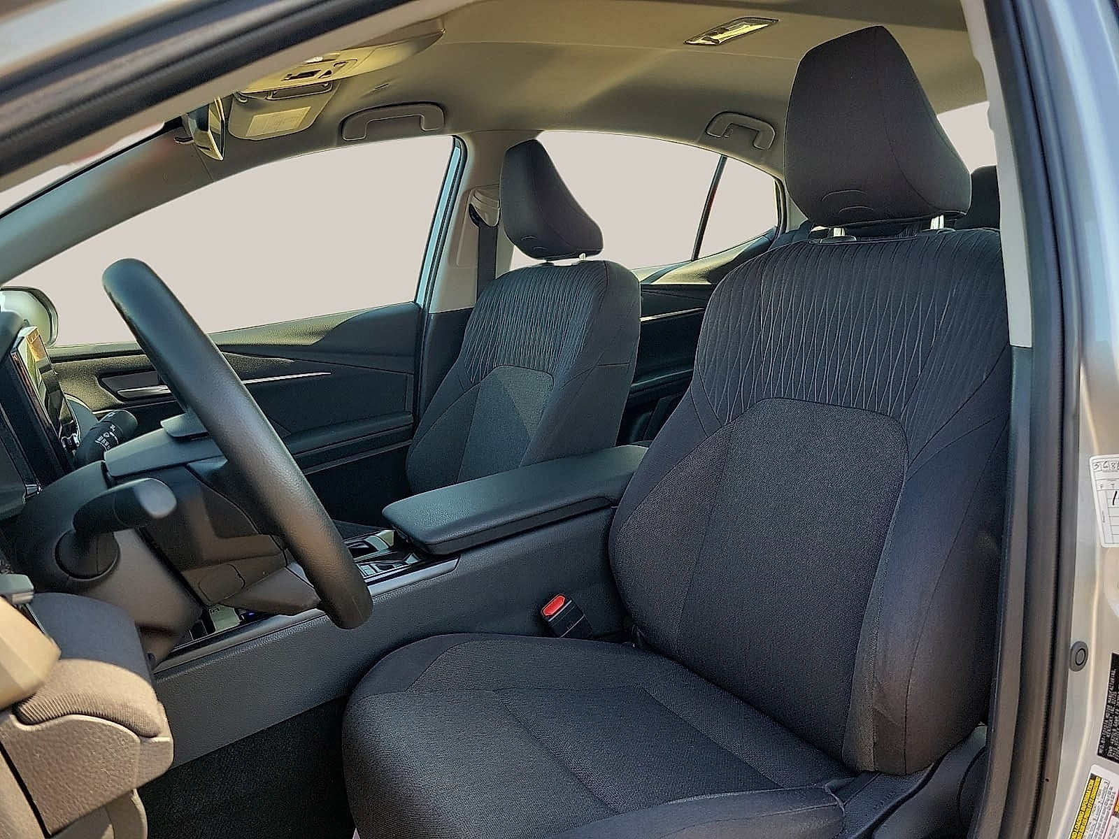 2025 Toyota Camry LE (SE)