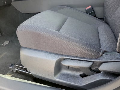 2025 Toyota Camry LE (SE)