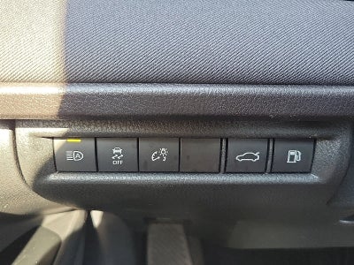 2025 Toyota Camry LE (SE)