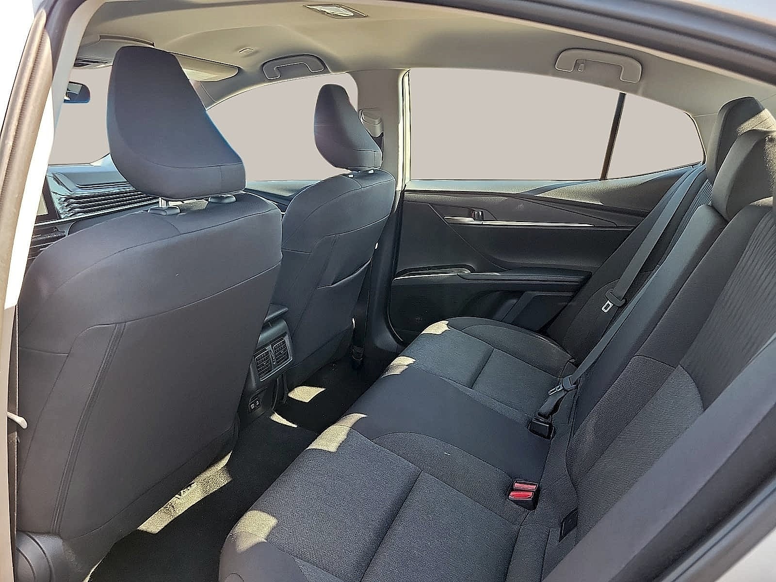 2025 Toyota Camry LE (SE)