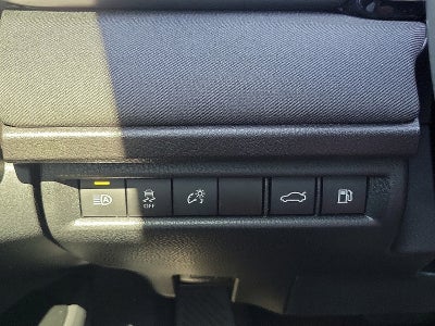 2025 Toyota Camry LE (SE)