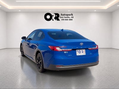2025 Toyota Camry LE (SE)