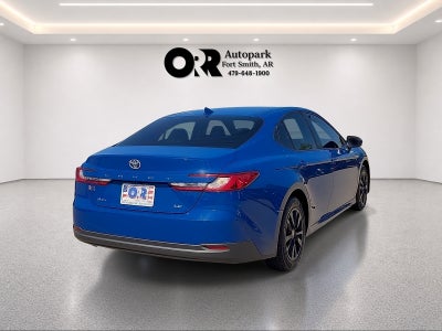 2025 Toyota Camry LE (SE)