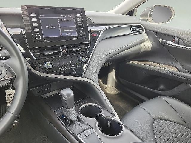 2024 Toyota Camry SE Auto (SE)