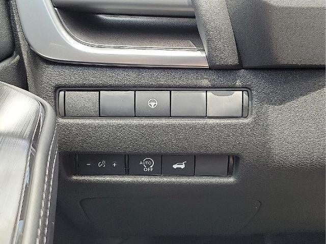 2025 Nissan Rogue FWD SV