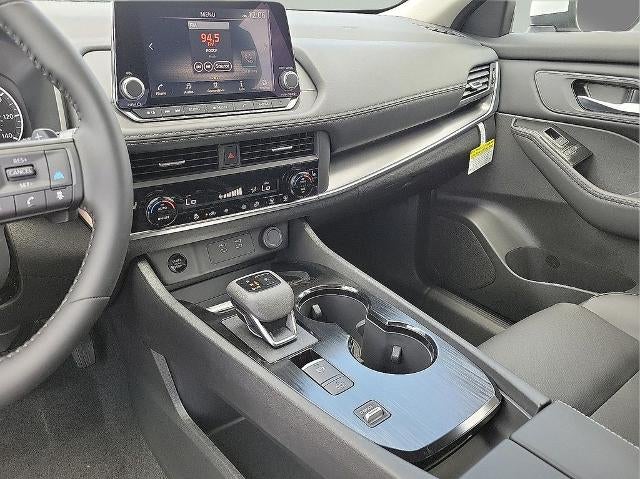 2025 Nissan Rogue FWD SV
