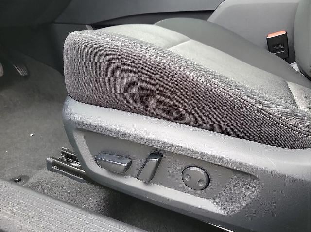 2025 Nissan Rogue AWD SV