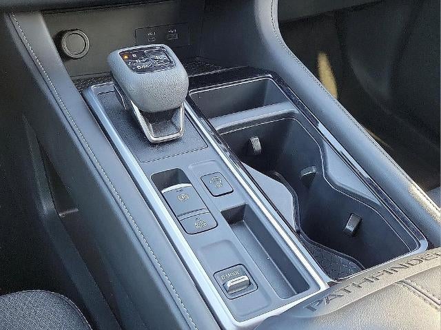 2024 Nissan Pathfinder SV 2WD