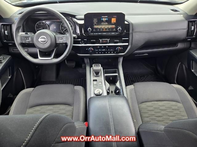 2025 Nissan Pathfinder SV 4WD