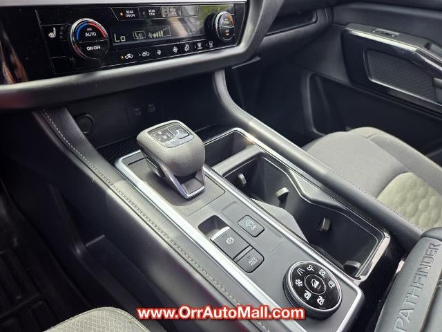 2025 Nissan Pathfinder SV 4WD