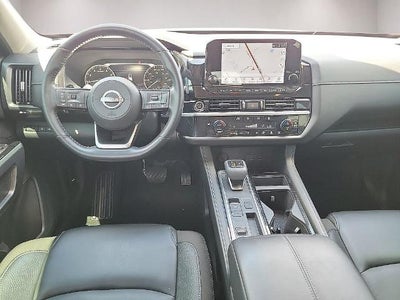 2023 Nissan Pathfinder SL 2WD
