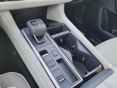 2022 Nissan Pathfinder SL 2WD