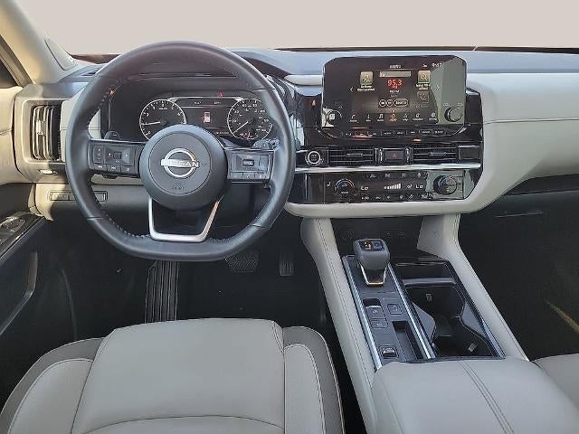 2022 Nissan Pathfinder SL 2WD