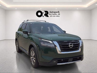 2023 Nissan Pathfinder SL 4WD
