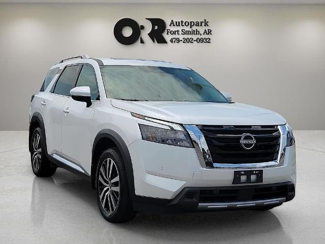 2025 Nissan Pathfinder Platinum 2WD