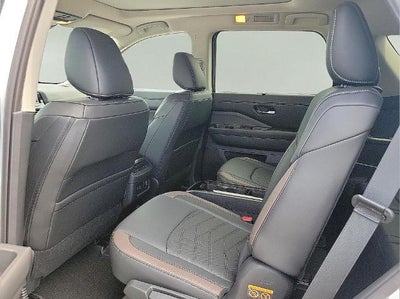 2025 Nissan Pathfinder Platinum 2WD