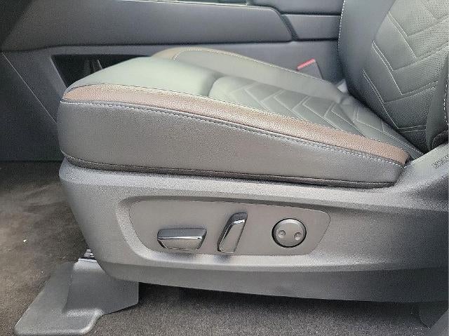 2025 Nissan Pathfinder Platinum 2WD